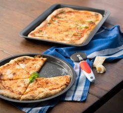 Ballarini cookin'Italy Pizza Pan Set -Ballarini store 3da28b4a88b2432c887045a7b0fe9098 da87b70b cee7 409a 99c6 d07143cb3e7f 1080x